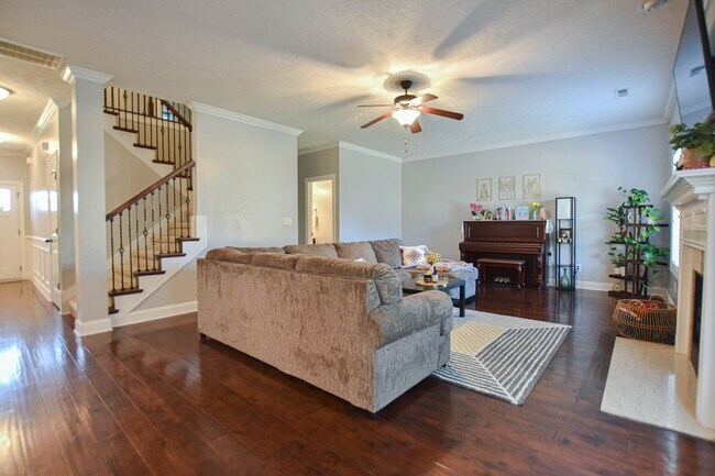 Foto del edificio - Pet Friendly Four Bedroom with Bonus!