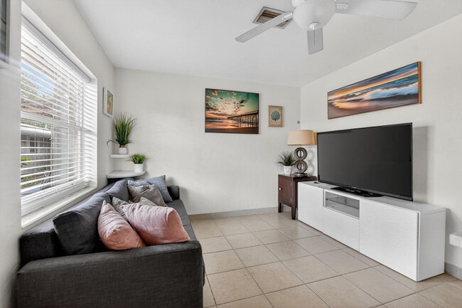 Foto del edificio - 1932 NE 7th St