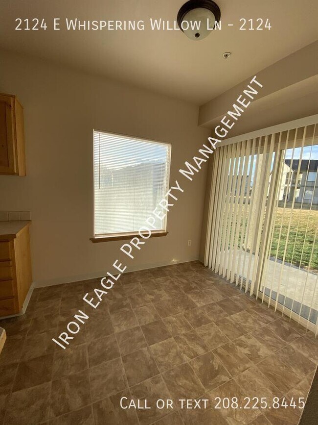 Foto del edificio - 2124 E Whispering Willow Ln