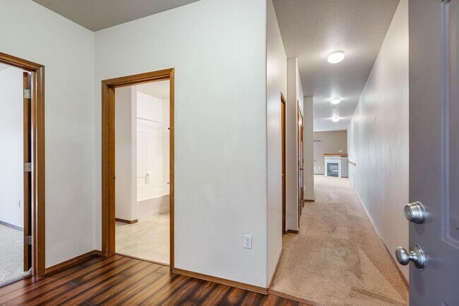 Foto del edificio - 15325 NW Central Dr