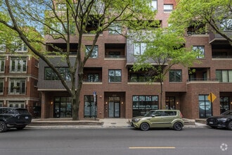 Building Photo - 1937 W Diversey Pkwy