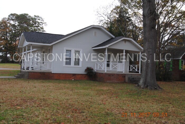 Primary Photo - 2815 S Ridge Ave