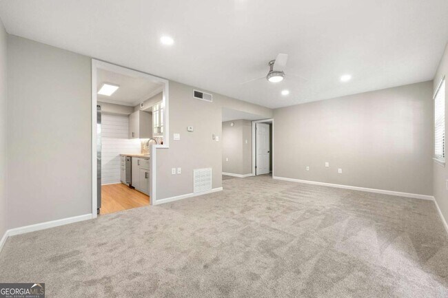 Foto del edificio - 475 Mount Vernon Hwy NE