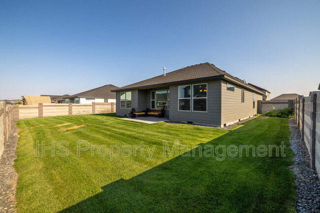 Building Photo - 8218 Cardinal Peak St