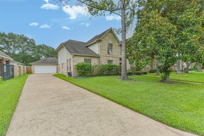 Foto del edificio - 2427 Shelby Park Dr