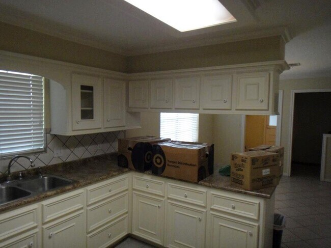 Building Photo - 5702 Pinewilde Dr