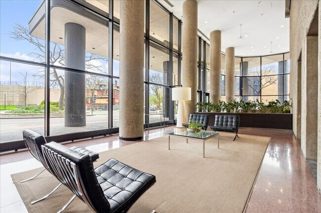 Foto del edificio - 5415 N Sheridan Rd