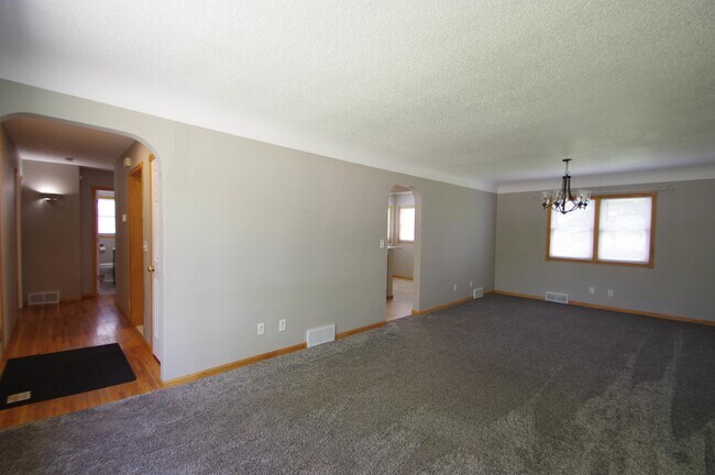 Building Photo - 1514 6th St S