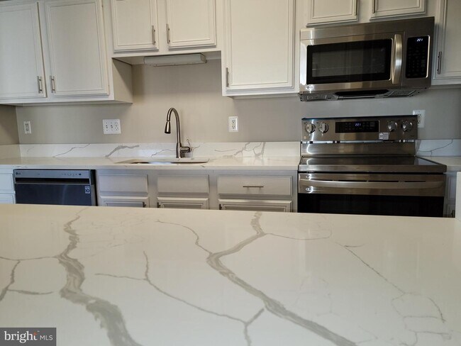 Foto del edificio - 6505 Springwater Ct