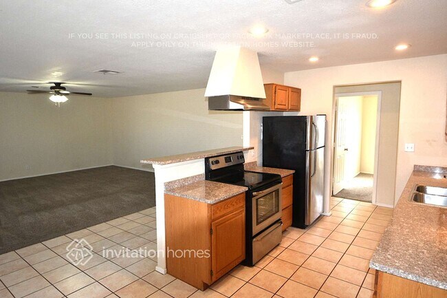 Building Photo - 1802 W Oraibi Dr