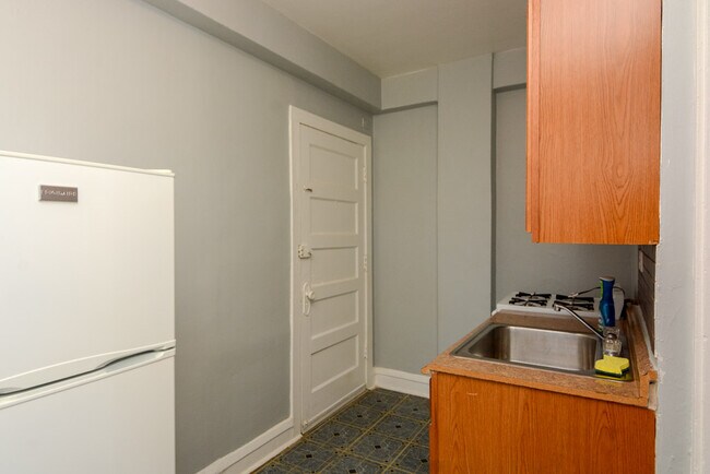 Building Photo - 4606 N Beacon St