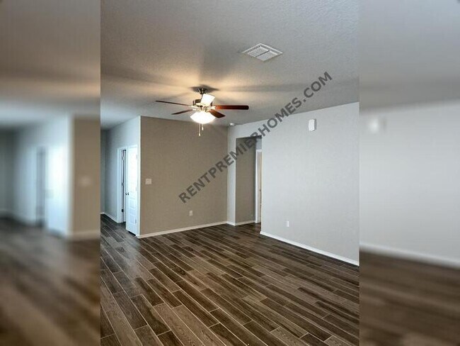 Foto del edificio - 220 Kinsley Wy