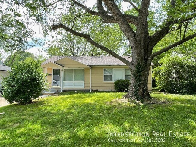 Building Photo - Cute North County 3bd/1ba House w/ Fenced ...