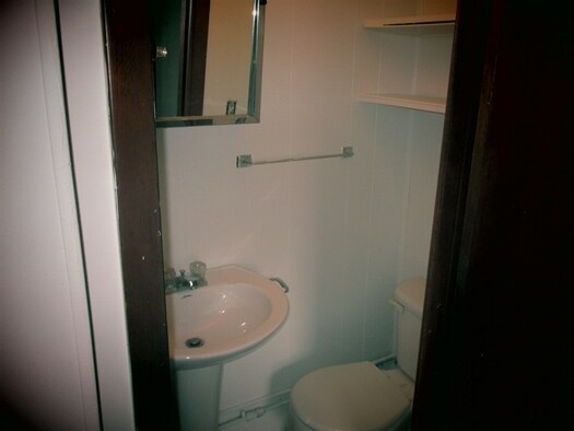 Bathroom - 510 S Detroit St
