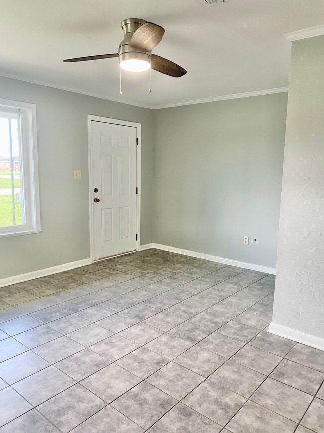 Building Photo - 15135 Montecino Dr
