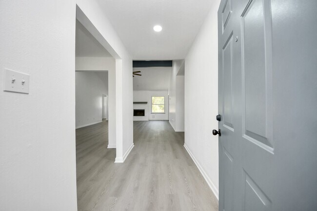 Building Photo - 23002 Grand Rapids Ln