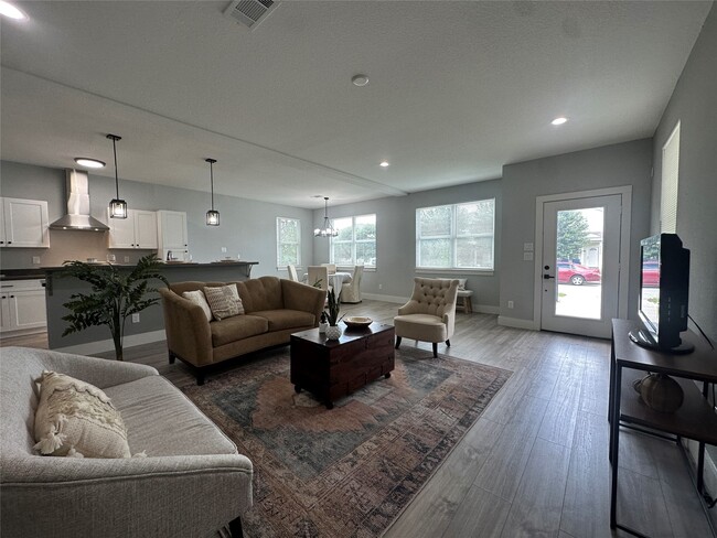 Building Photo - 11319 Carla St