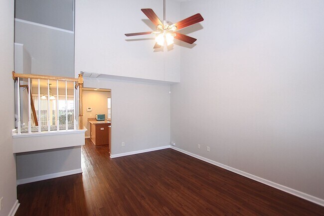 Foto del edificio - Great End Unit Townhome - FIRST MONTH'S RE...