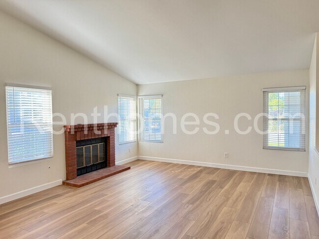 Foto del edificio - 10807 Woodstream Point