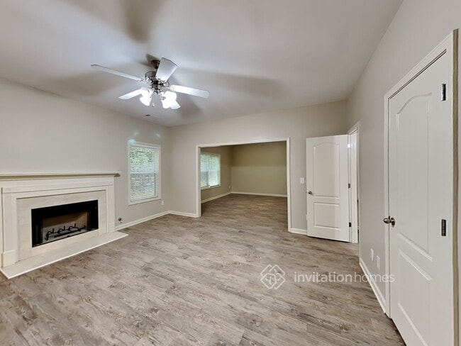Building Photo - 57 Regency Dr