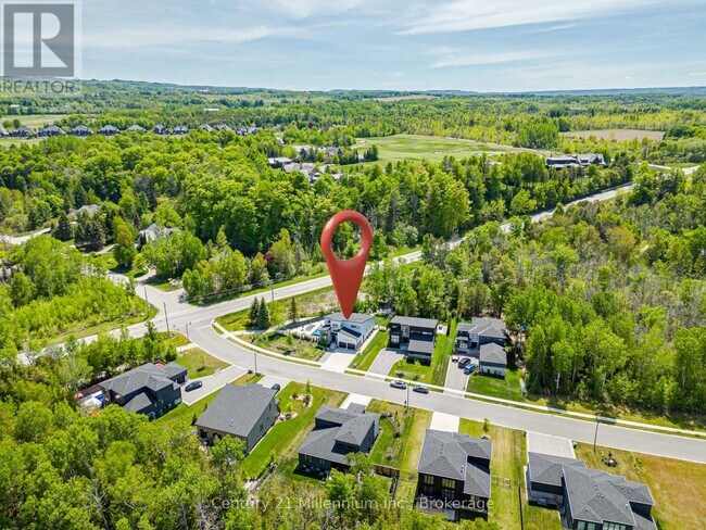 Photo du bâtiment - 100 Tekiah Rd