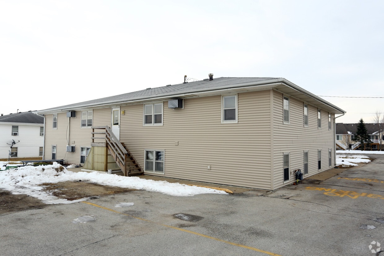 4837 NW 62nd Ave, Johnston, IA 50131 Apartments Johnston, IA