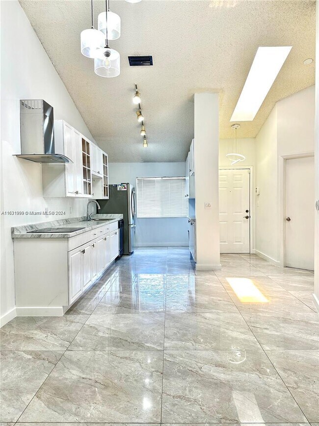Foto del edificio - 5587 N Park Rd