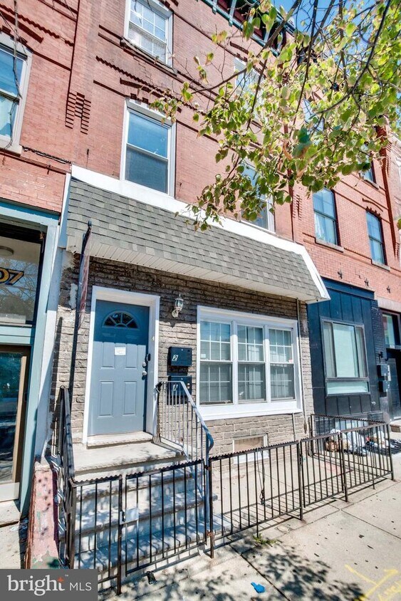 Primary Photo - 2905 W Girard Ave