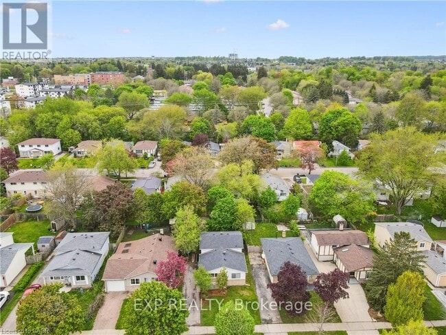 Photo du bâtiment - 53 Karen Walk