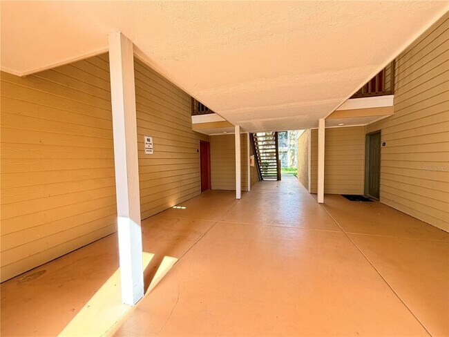 Foto del edificio - 9481 Highland Oak Dr