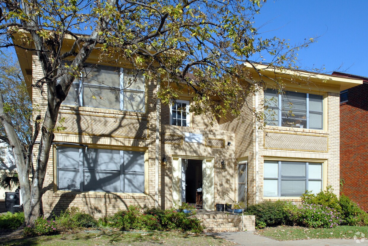 Building Photo - 1644 Hawthorne St