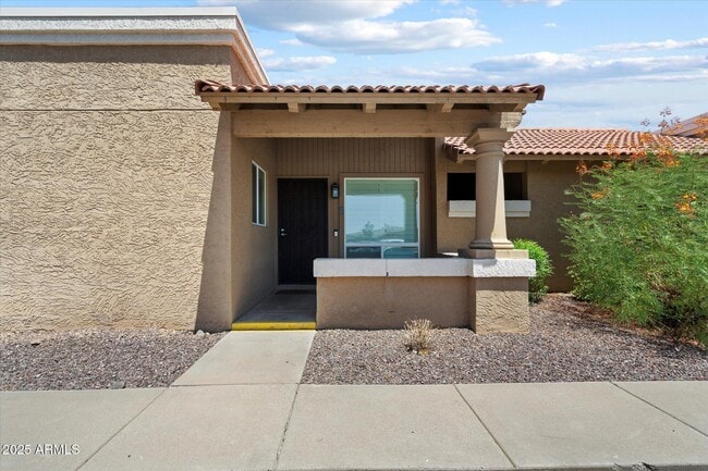 Building Photo - 521 W Hononegh Dr