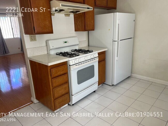 Foto del edificio - 2221 Cedar St