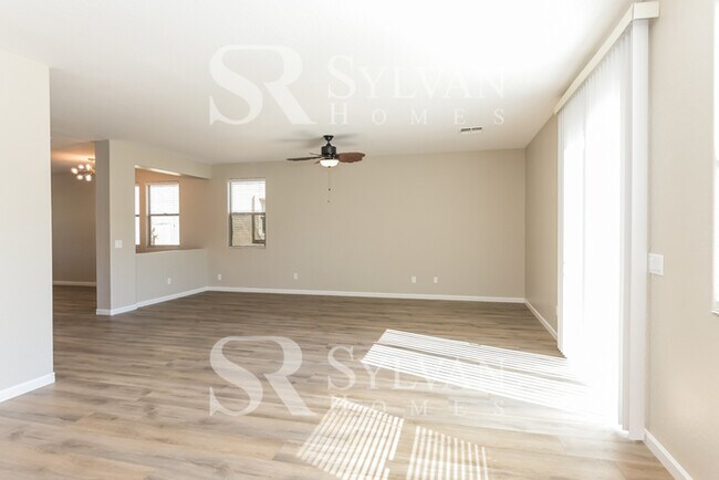 Foto del edificio - 6311 S 32nd Glen