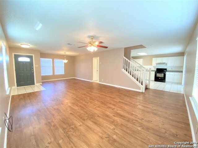 Building Photo - 9822 Kelton Dr