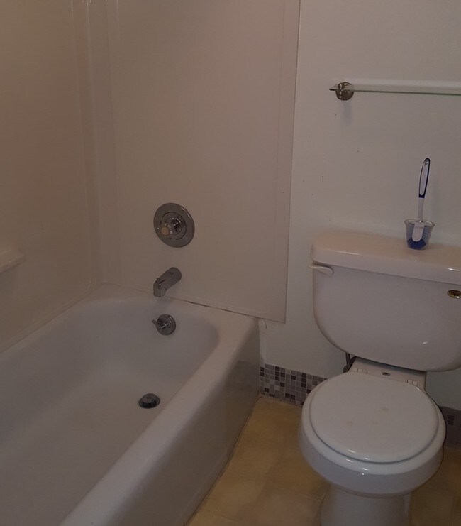 Building Photo - Studio/1 Bath