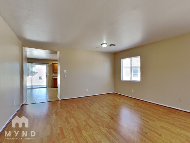 Foto del edificio - 12510 W Charter Oak Rd