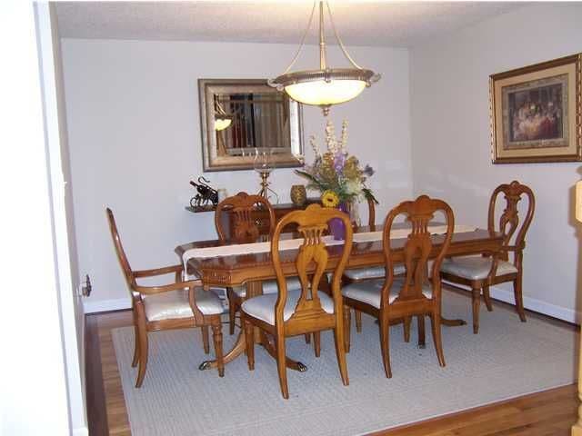 Building Photo - 95 Racquet Rd