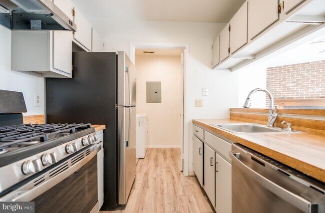 Foto del edificio - 1810 Woodhollow Dr