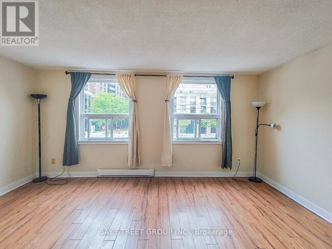 Building Photo - 5130A Dundas St W