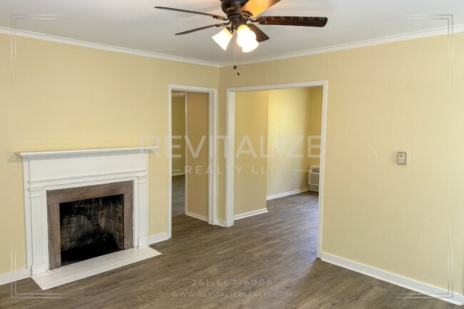 Building Photo - **No Deposit!!** Beautiful and Cozy 2 Bedr...