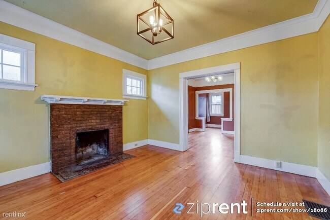 Building Photo - 4 br, 2 bath House - 3605 Southeast 11th A...