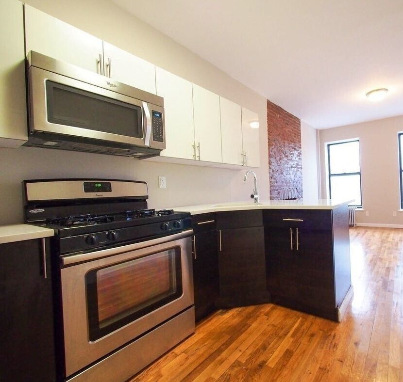 Primary Photo - 518 Sterling Pl