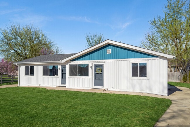 Building Photo - 1142 Ohio Ct