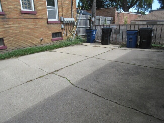 Foto del edificio - 2615 Taylor Ave