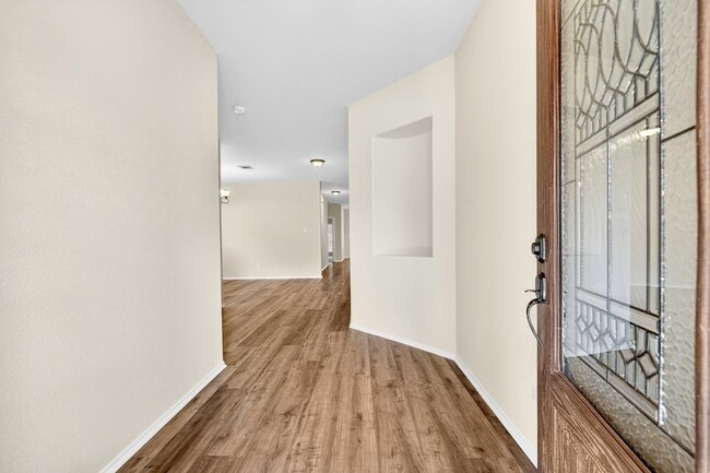 Foto del edificio - 217 Rugby Ln