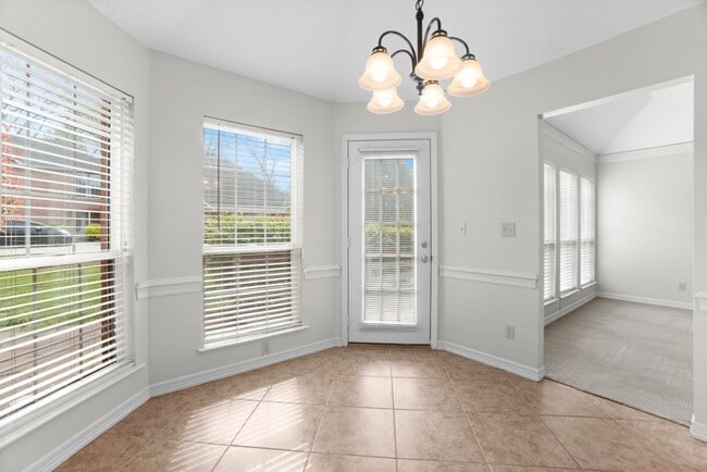 Building Photo - Amblewood 1308/1310