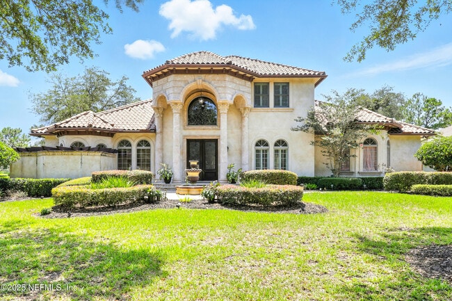 Building Photo - 2061 Crown Dr