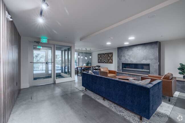 Entrance Lounge (Indoor) - Bell View Apartments - Capitol Hill Neighb...