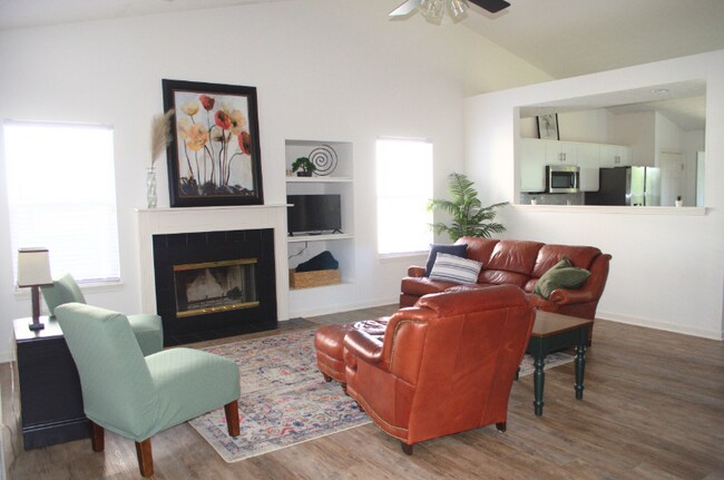 Building Photo - 12223 Split Granite Dr